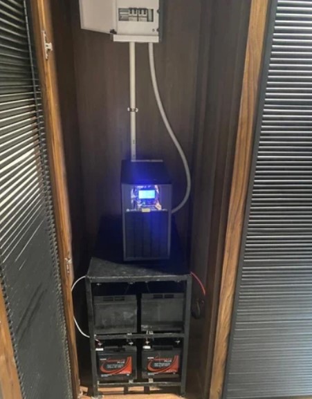 Luminous Online UPS – Double Conversion UPS for Office & IT Load, Stable Sinewave Output, Instant Backup, Overload Protection, High Efficiency Reliable Power